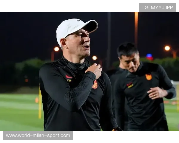 国足主帅分享赛前心理调整经验，国足参加赛前训练