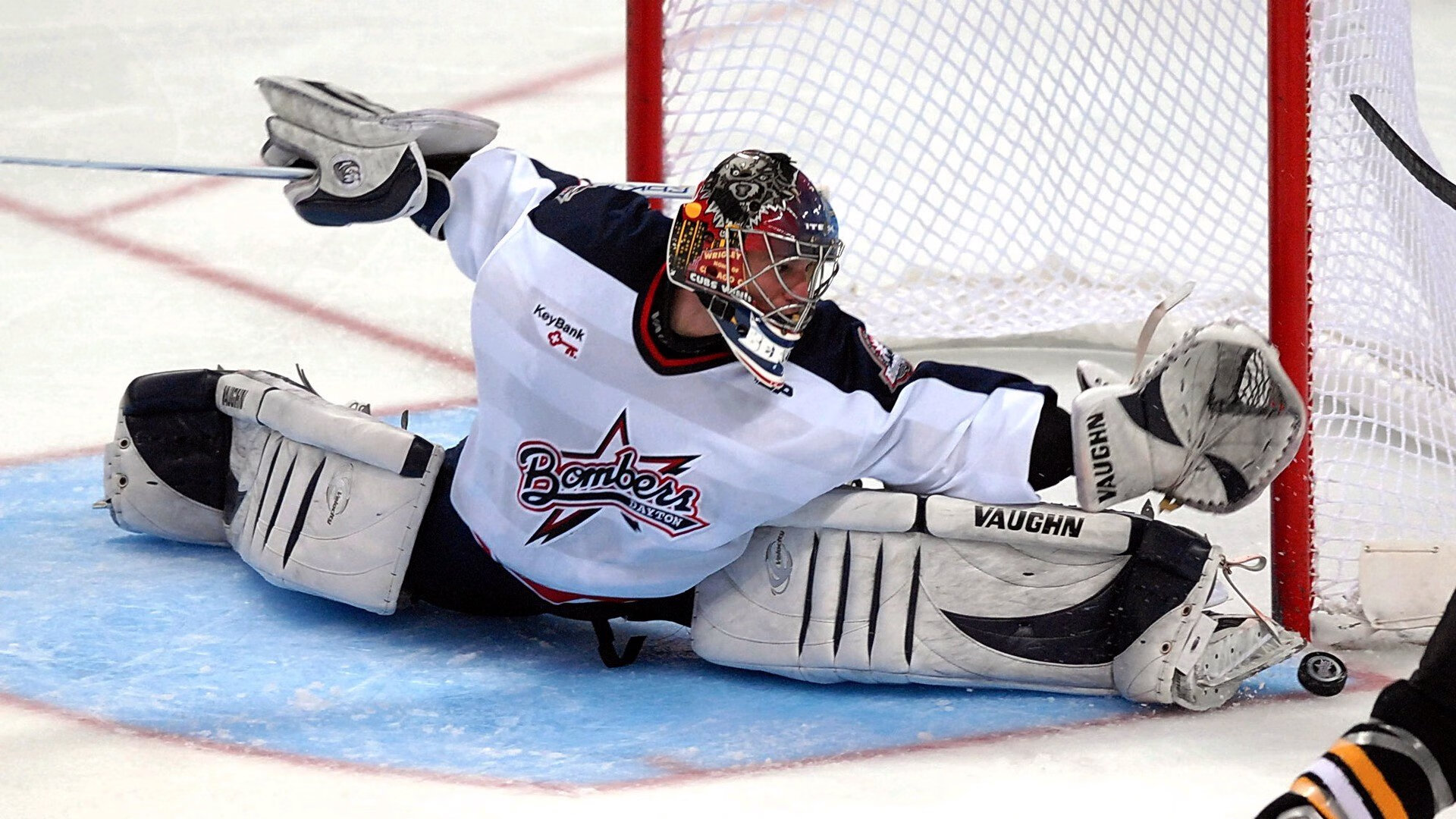 MILAN体育-青岛海牛‖李霄鹏好样的，距离保级还差一小步，青岛海牛青训教练